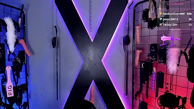 VictoryaLiah_BDSM's cam snapshot