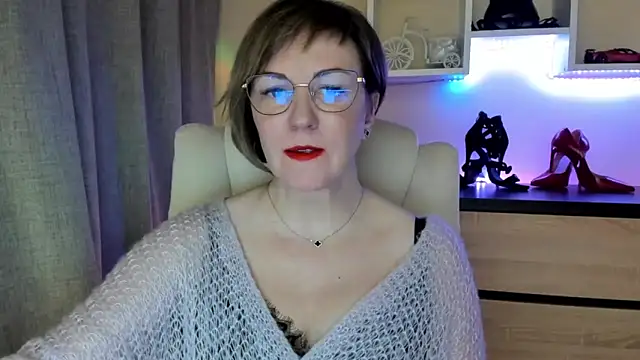 feliziaDesire's cam snapshot