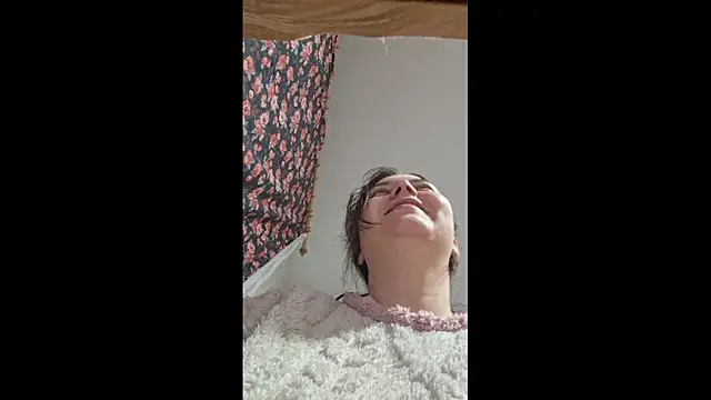 Cyndee_Winter's cam snapshot