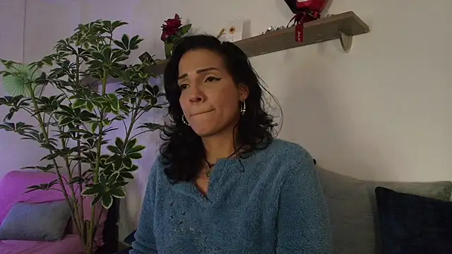 Elliee_'s cam snapshot