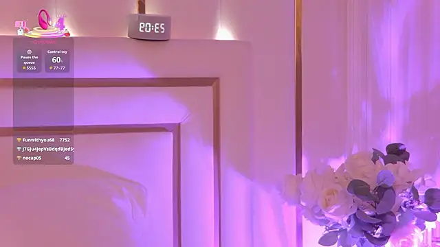 LeyaFoxhall's cam snapshot