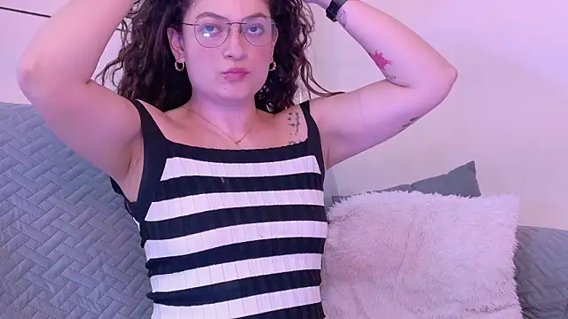 KatiaEvans_'s cam snapshot