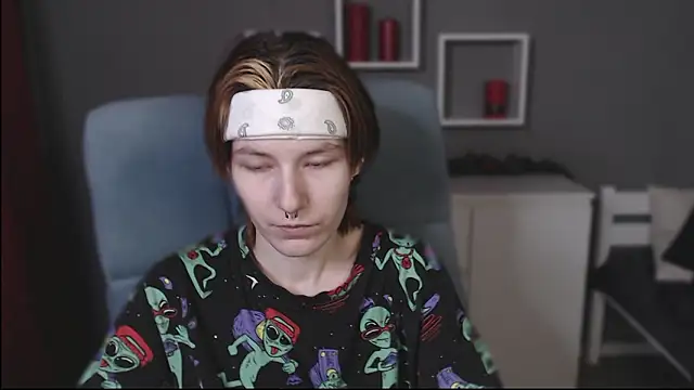 guitarandangell's cam snapshot