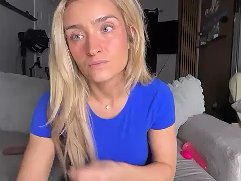 meggsworld's cam snapshot