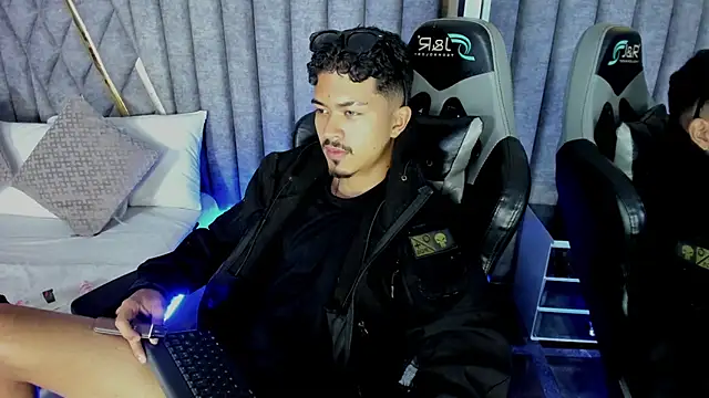 NicolaiKarav live sex cam