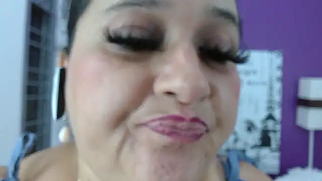 Kerly_Doll live sex cam