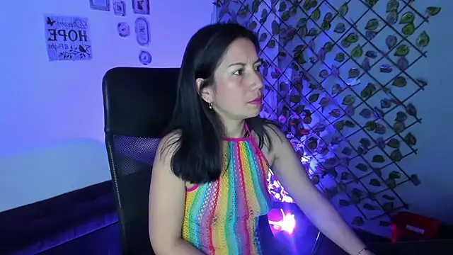 Megan_Collinss_'s cam snapshot