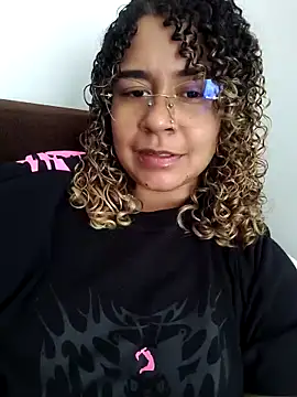 VitoriaFernandes live sex cam