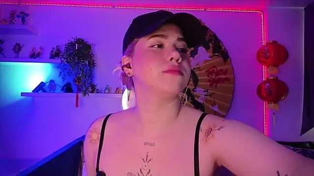 albaismynameX live sex cam