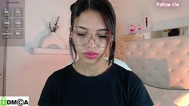 zoe_sexy_latin_19's cam snapshot