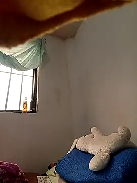 yaneth_'s cam snapshot