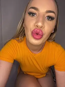 RuxyCatrina's cam snapshot