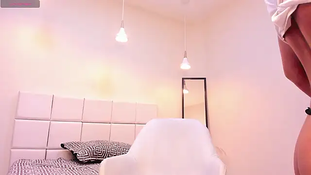 your_khloe's cam snapshot