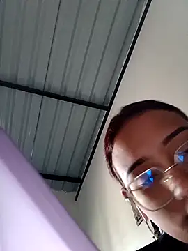 young_dairy01's cam snapshot