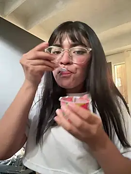 AngieRousse_'s cam snapshot