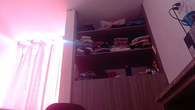 nicolle_milf1978's cam snapshot