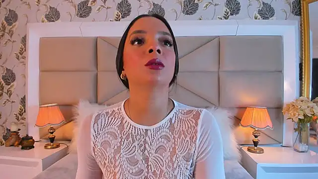 MayaDeLuca's cam snapshot