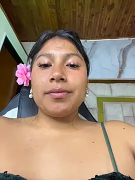 LinnaGardenia's cam snapshot