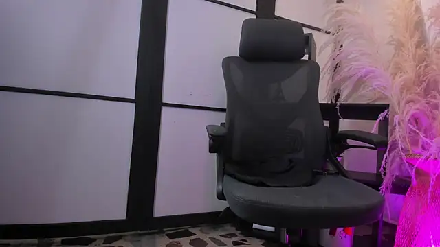 CatalinaMartinezz_'s cam snapshot