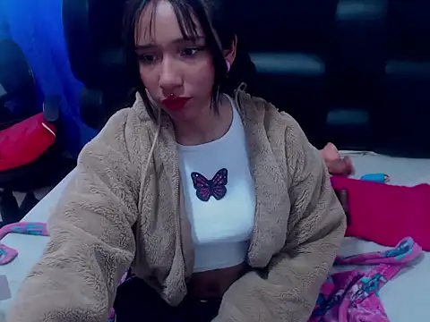 XxMavisSexyHotxX's cam snapshot