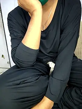 Cute-Telugu-Teacher live sex cam