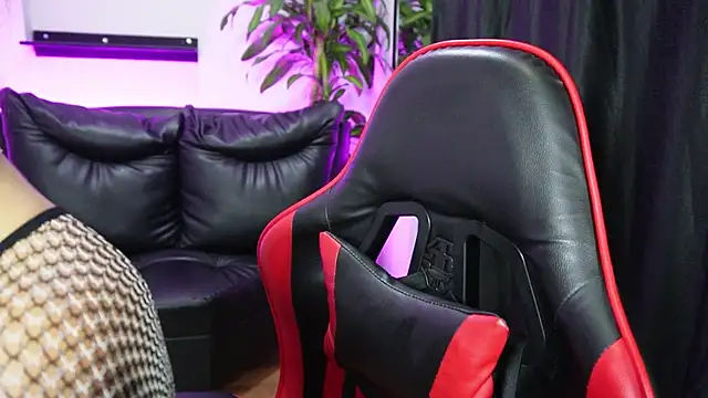 sara_sharma_'s cam snapshot