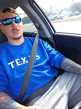 MrBiggBallz live sex cam