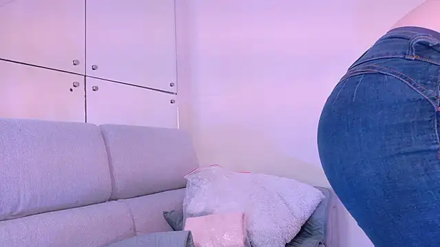 KatiaEvans_'s cam snapshot