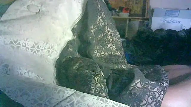 ON3YOULLN3VER_FIR3's cam snapshot