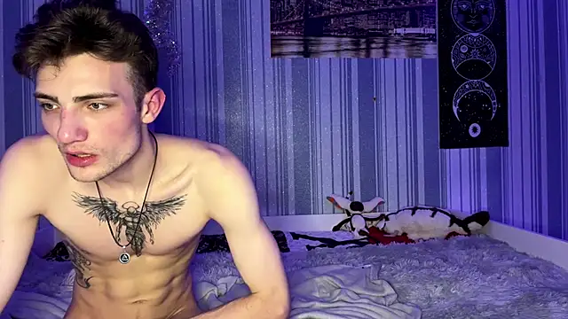 EmiliaCouple's cam snapshot