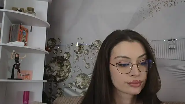 EvoletteLouLou live sex cam