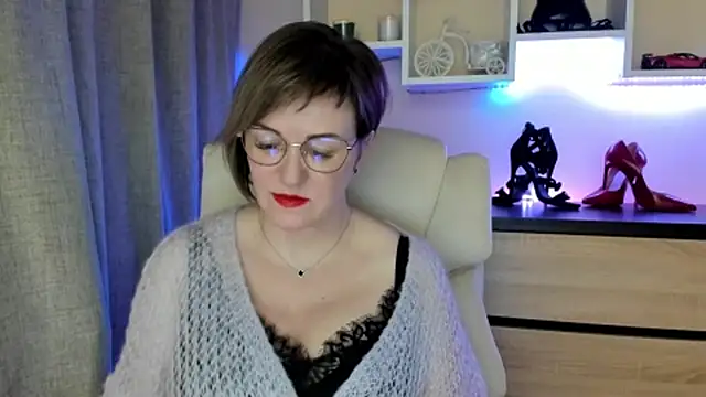 feliziaDesire's cam snapshot