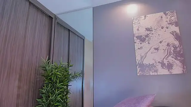 HelenaCole-'s cam snapshot