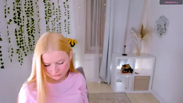 Laly_Peach's cam snapshot