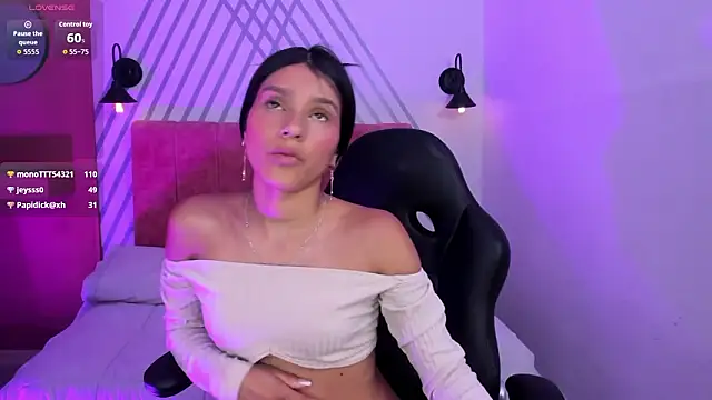 Kari_Kaory's cam snapshot