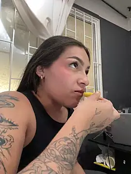 Alyha_Cortes's cam snapshot