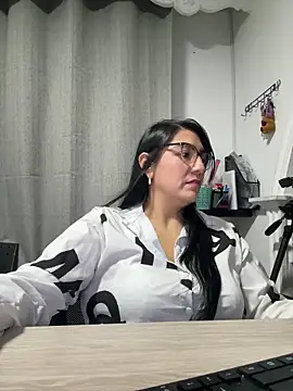 wildwhispers15 live sex cam