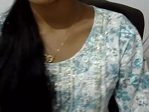 Khushi_v's cam snapshot