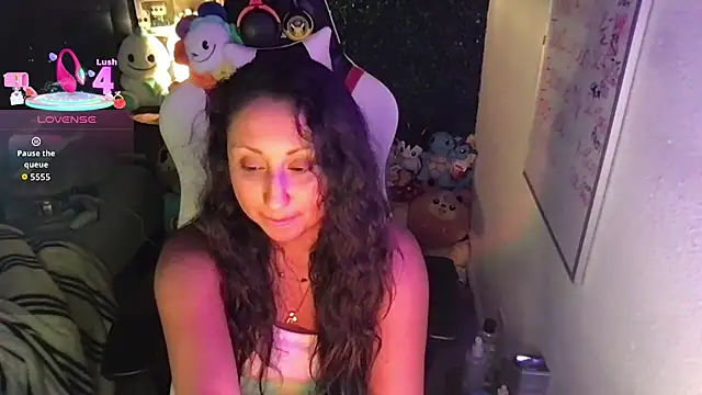 Daisysummersuee's cam snapshot