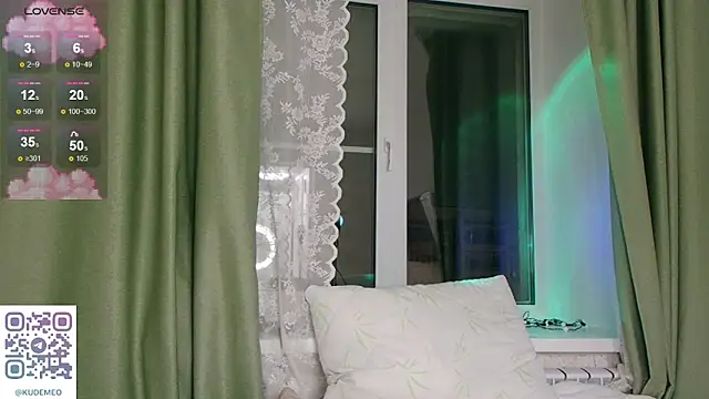 KudeMeows live sex cam