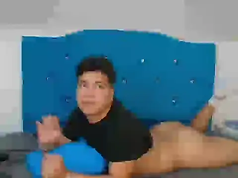 Oliver_Bloomm's cam snapshot