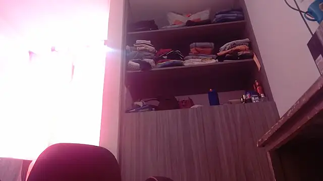 nicolle_milf1978's cam snapshot