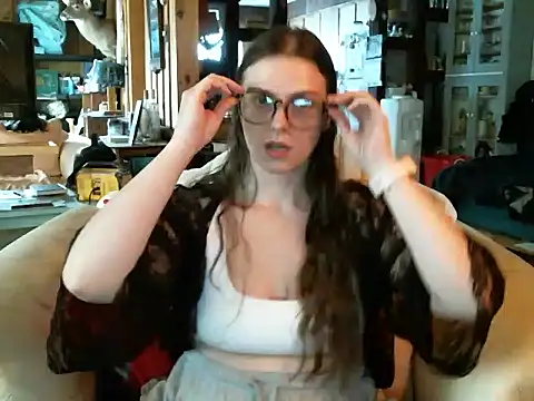 katie_kitten38's cam snapshot