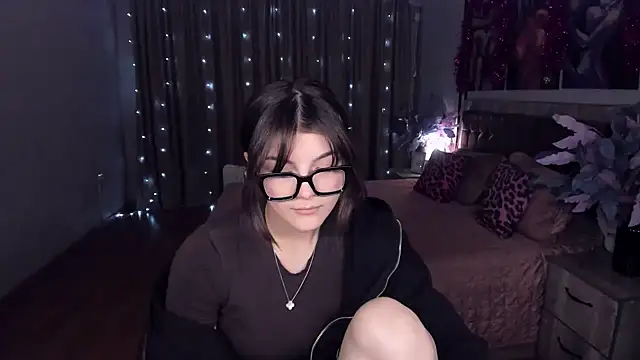 StellaBest's cam snapshot