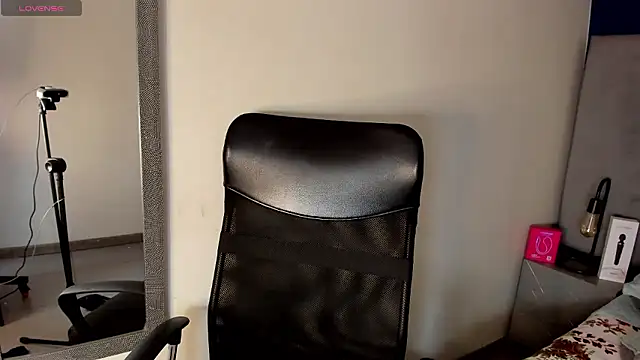 laura_hotties's cam snapshot