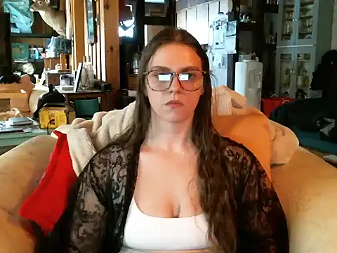 katie_kitten38's cam snapshot