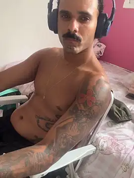 Gustavo17model's cam snapshot