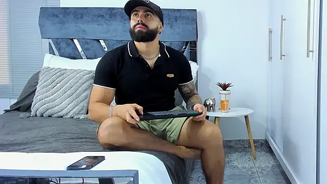 Zack_Froone's cam snapshot