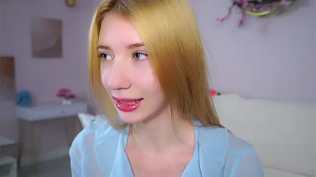 SunnivaCovil live sex cam