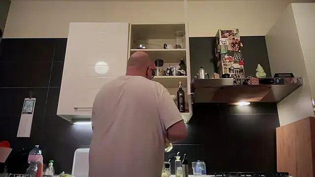 theitalianbear's cam snapshot